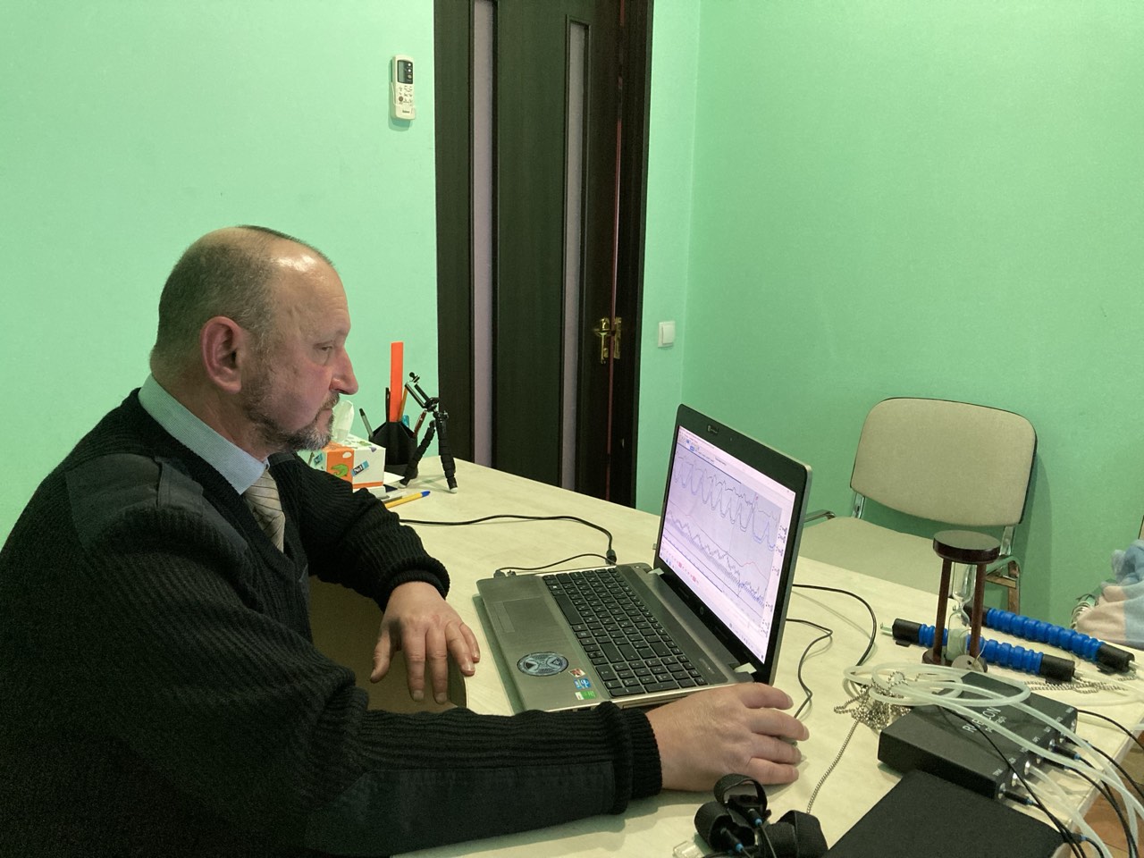 Спеціаліст-поліграфолог за роботою